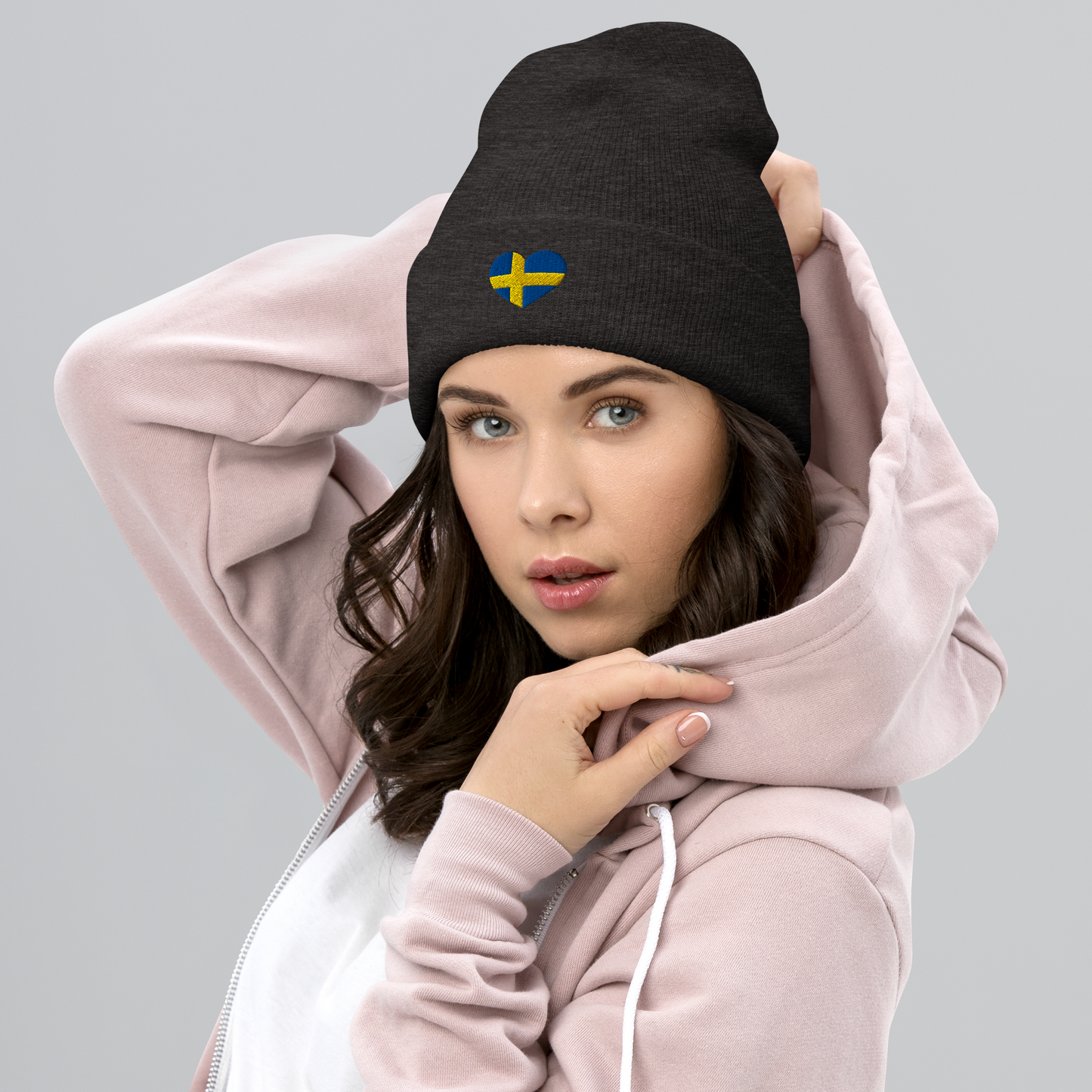 Uppvikt Mössa – Svenskt Hjärta (broderad)