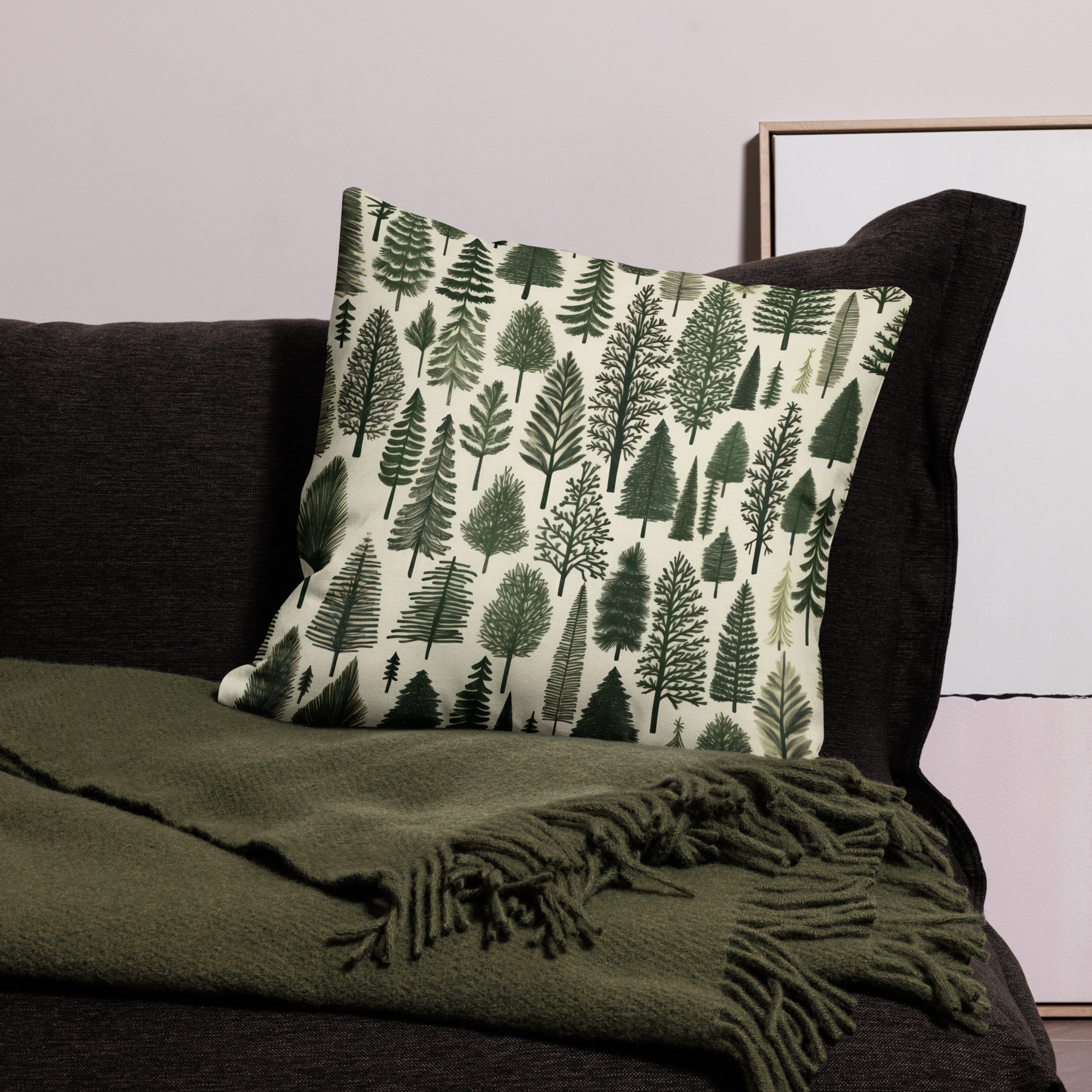 Premium pillow case with double-sided print featuring hand-drawn green spruces. 
Kuddfodral i premiumkvalitet med tryck på båda sidor och gröna handritade granar. 55.9x55.9 cm