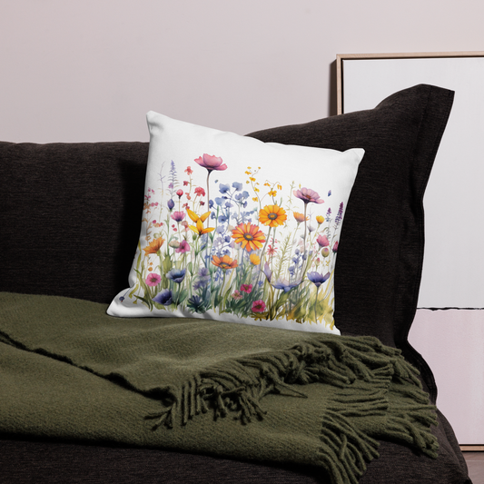 Premium kuddfodral 45,7 × 45,7 cm med akvarellmålade vilda blommor på båda sidor.
Premium pillow case 45,7 × 45,7 cm with watercolor wildflowers printed on both sides.