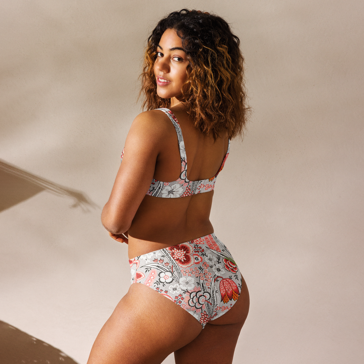 Återvunnen Högmidjad Bikini - Retroinspirerat Blommönster