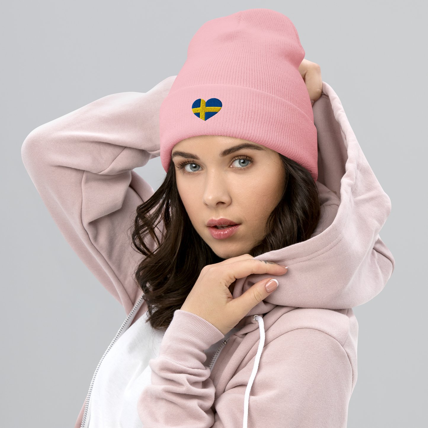 Uppvikt Mössa – Svenskt Hjärta (broderad)