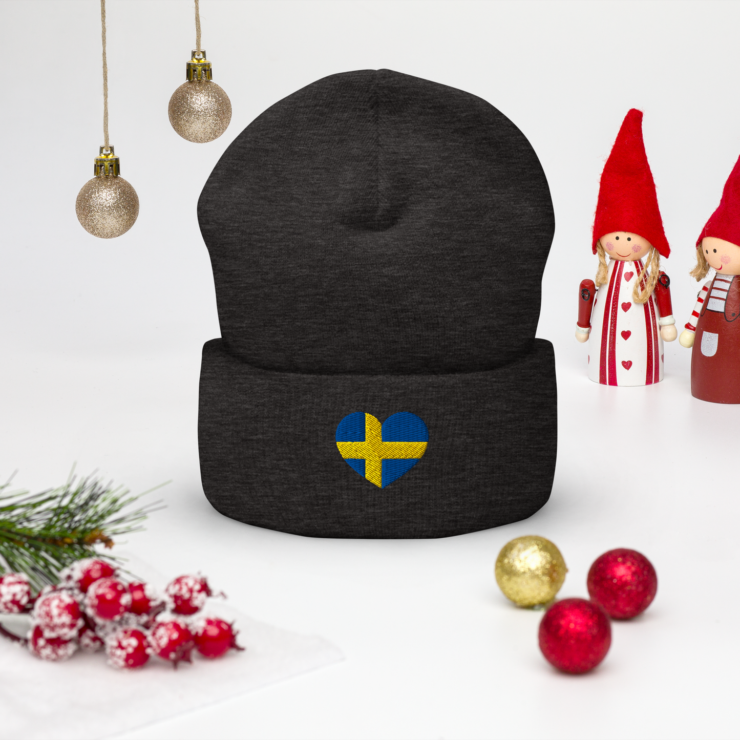 Uppvikt Mössa – Svenskt Hjärta (broderad)
