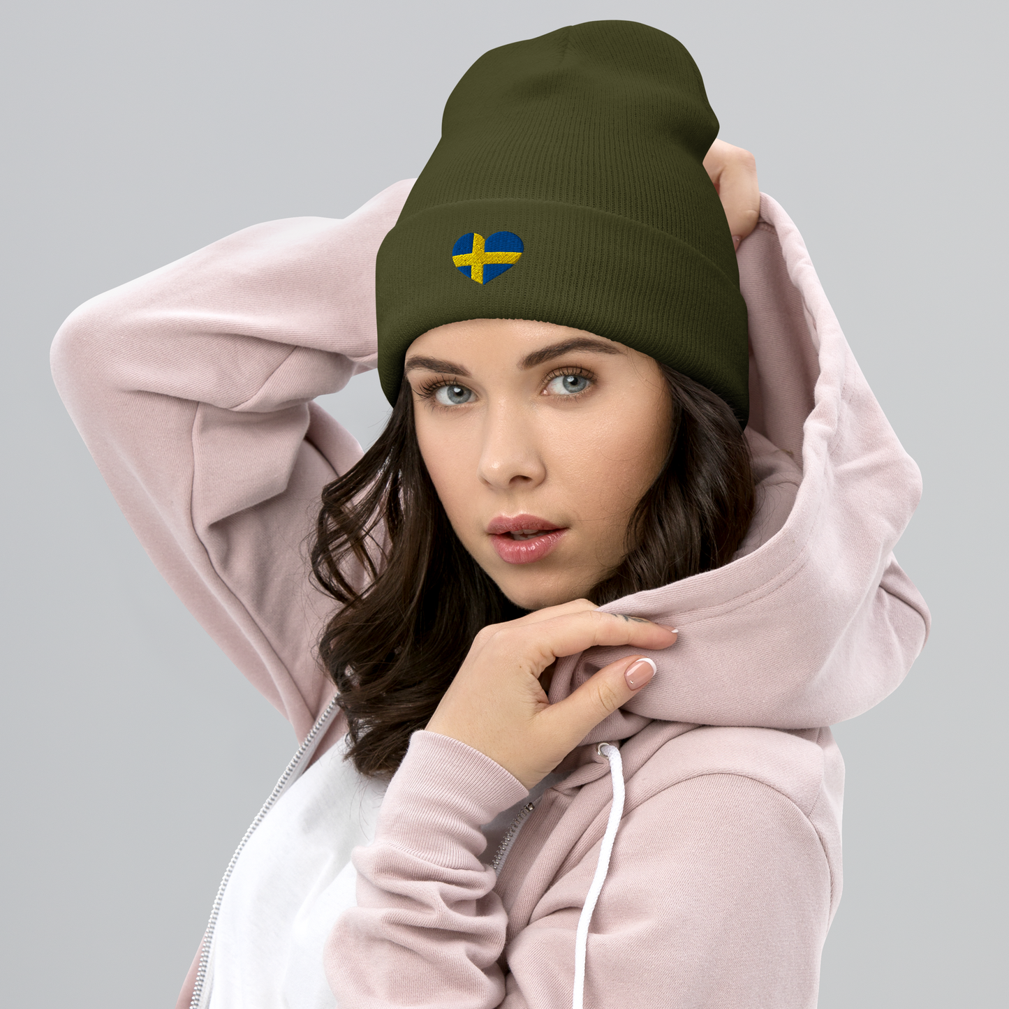 Uppvikt Mössa – Svenskt Hjärta (broderad)