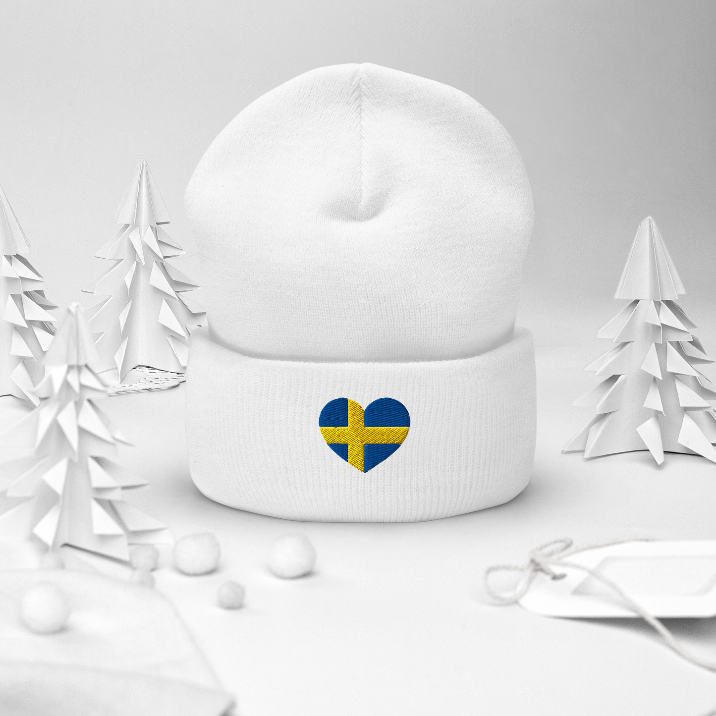 Uppvikt Mössa – Svenskt Hjärta (broderad)
