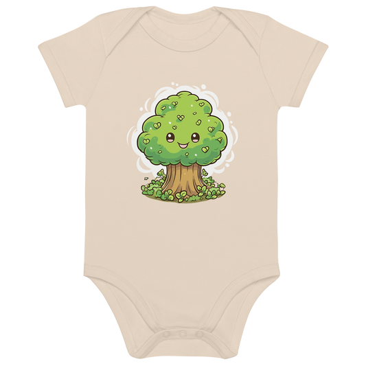 Naturfärgad ekologisk babybody med en glad, tecknad trädillustration.
Natural-colored organic cotton baby bodysuit with a happy cartoon tree print.
