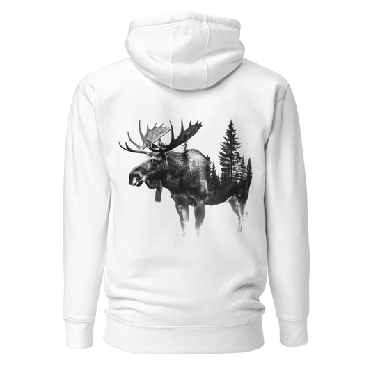 Vit unisex hoodie med ett svartvitt tryck av en älg med skogssiluett integrerad i kroppen, tryckt på ryggen.
White unisex hoodie with a black and white back print of a moose featuring an integrated forest silhouette in its body.