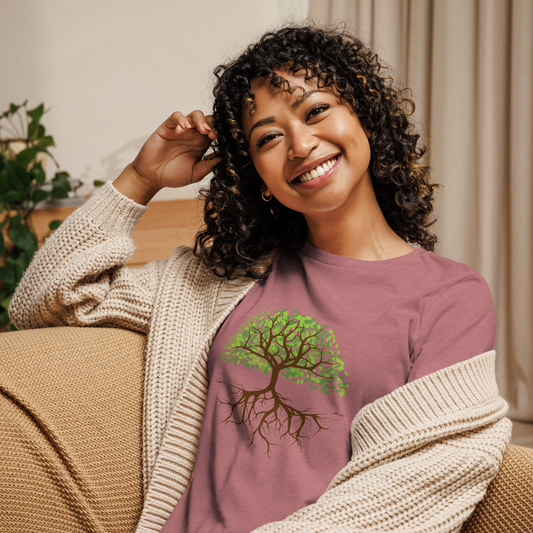Avslappnad T-shirt för Kvinnor – Trädrötter Design