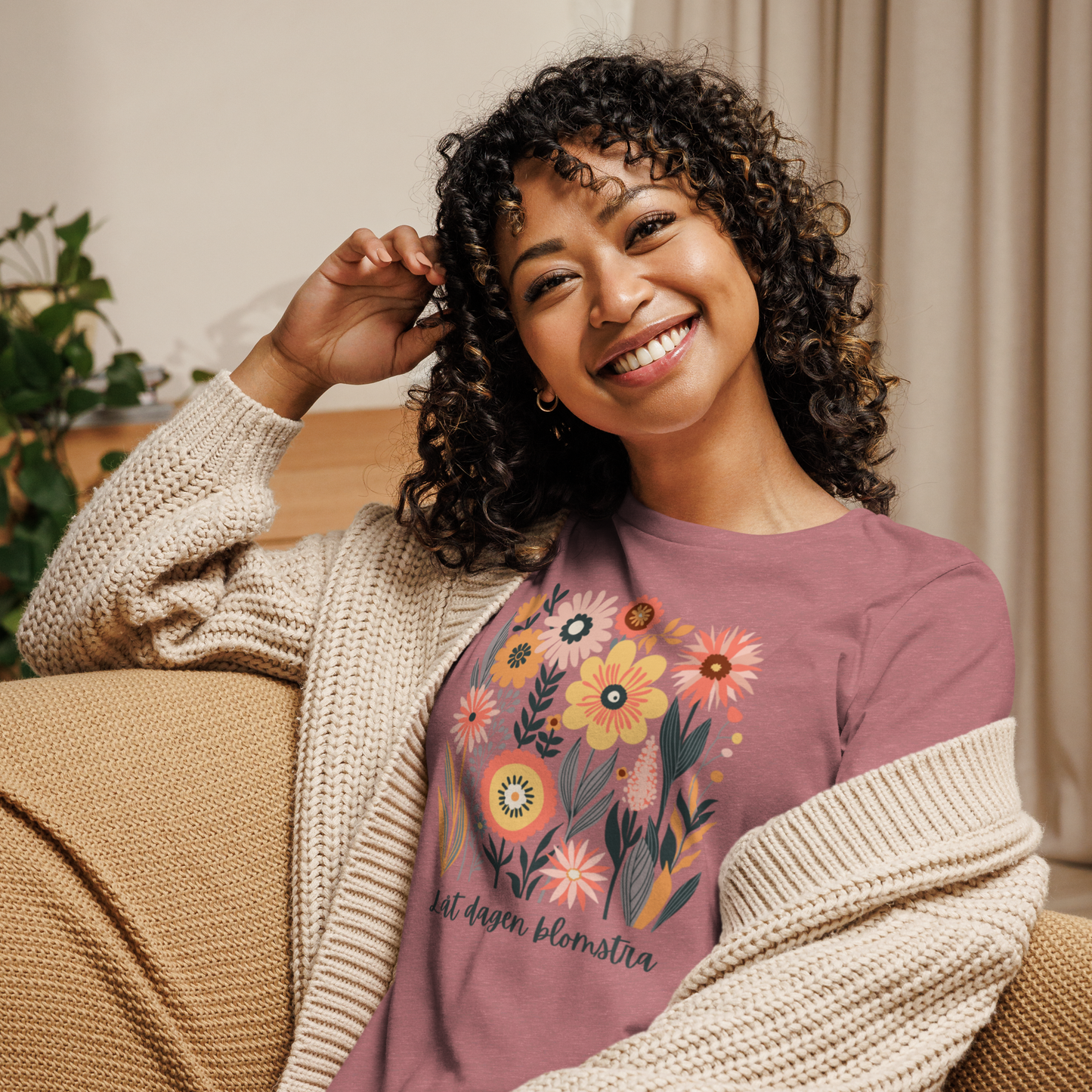 Avslappnad T-shirt för Kvinnor – Låt Dagen Blomstra