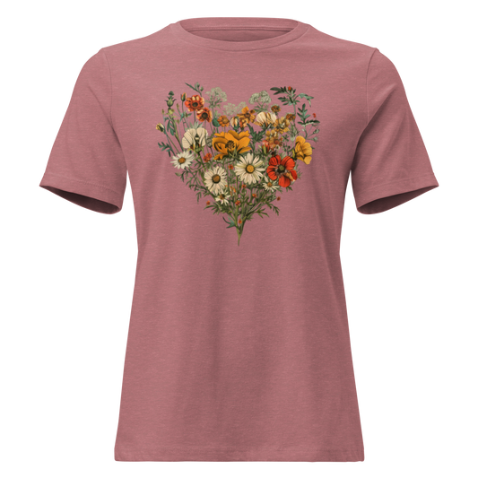 Avslappnad T-shirt för Kvinnor – Hjärta av Vildblommor
