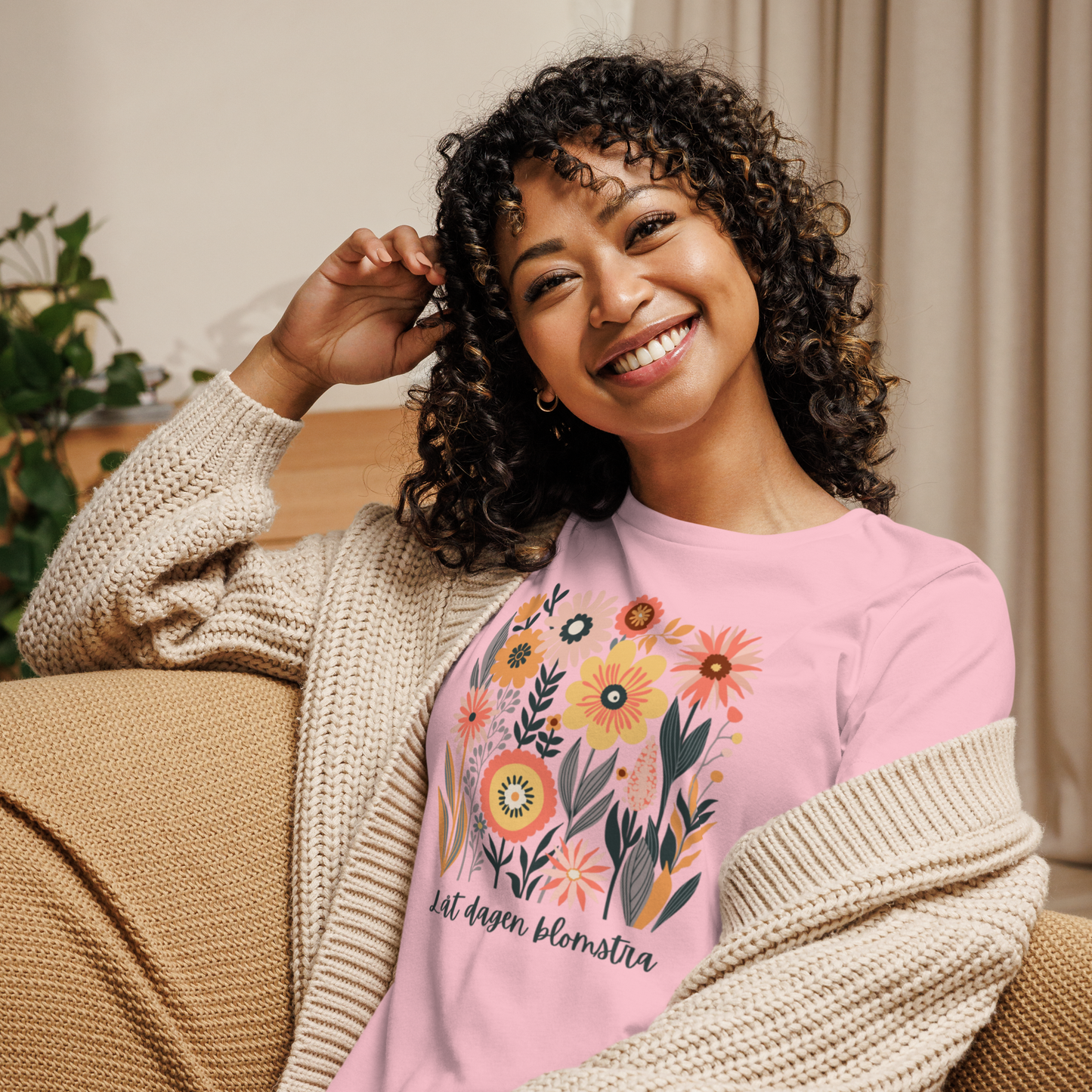 Avslappnad T-shirt för Kvinnor – Låt Dagen Blomstra