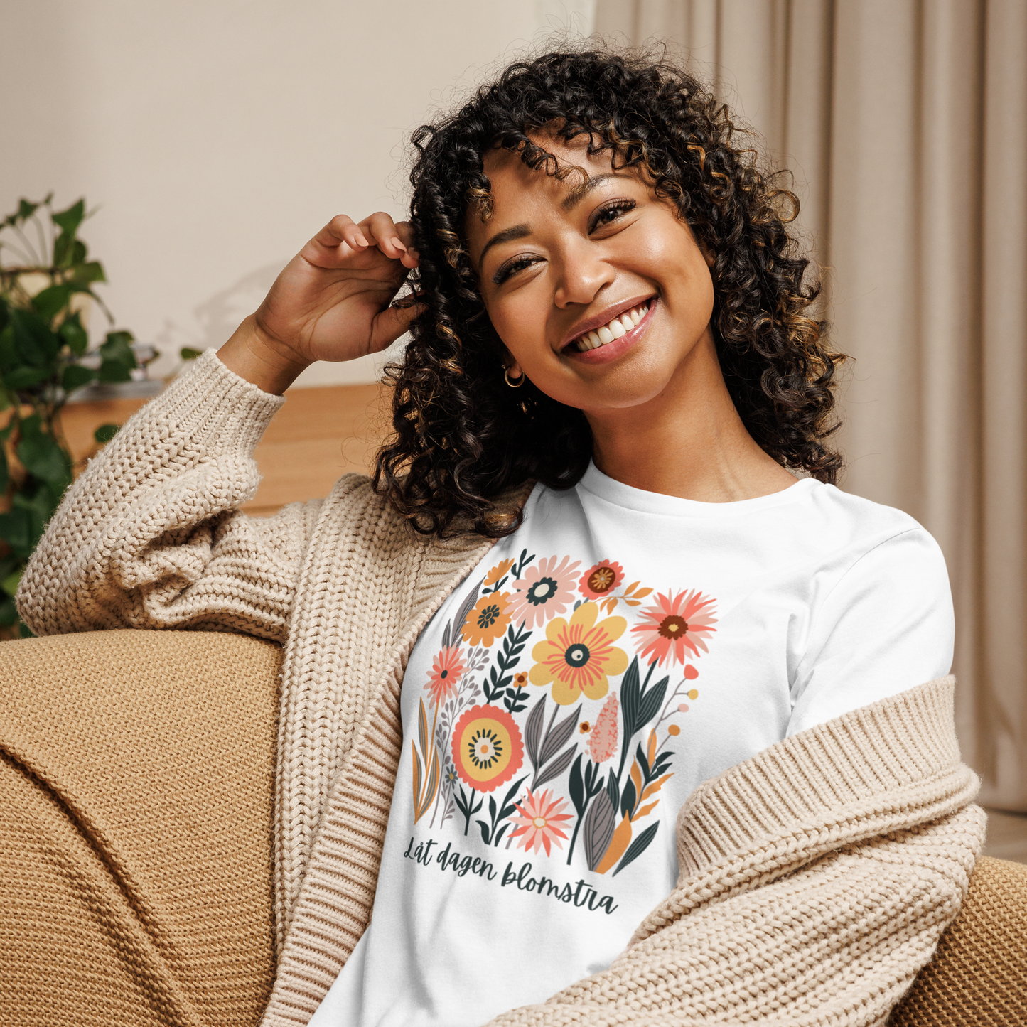 Avslappnad T-shirt för Kvinnor – Låt Dagen Blomstra