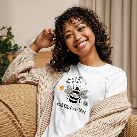 Avslappnad T-shirt för Kvinnor – Bi Dig Själv